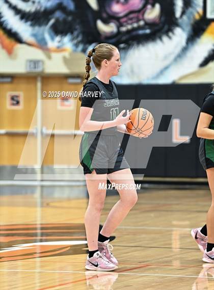 Thumbnail 1 in D'Evelyn @ Lakewood photogallery.