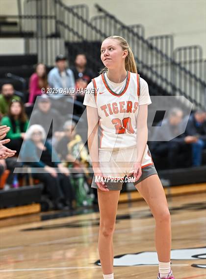 Thumbnail 3 in D'Evelyn @ Lakewood photogallery.