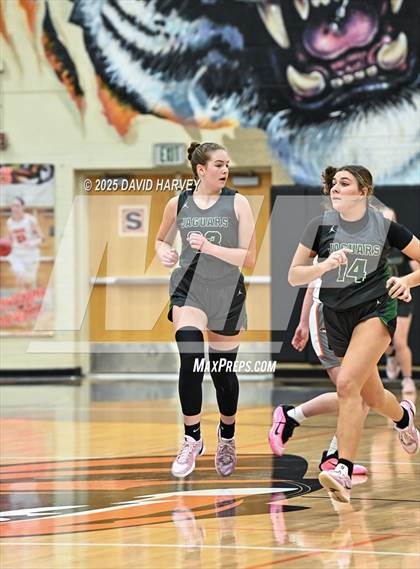 Thumbnail 2 in D'Evelyn @ Lakewood photogallery.