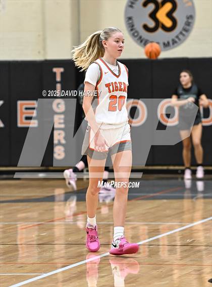 Thumbnail 1 in D'Evelyn @ Lakewood photogallery.