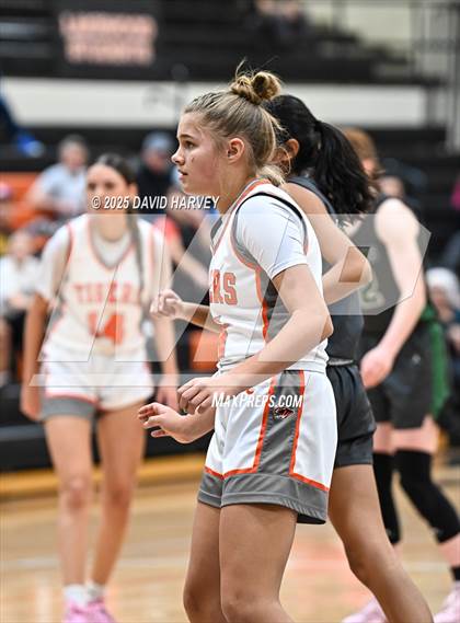 Thumbnail 3 in D'Evelyn @ Lakewood photogallery.