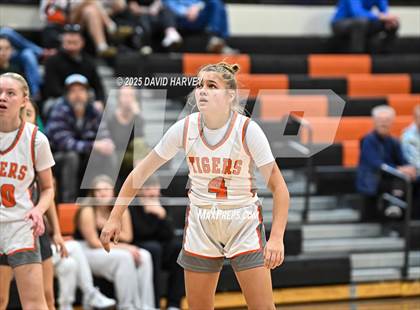 Thumbnail 1 in D'Evelyn @ Lakewood photogallery.