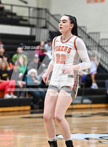 Thumbnail 3 in D'Evelyn @ Lakewood photogallery.