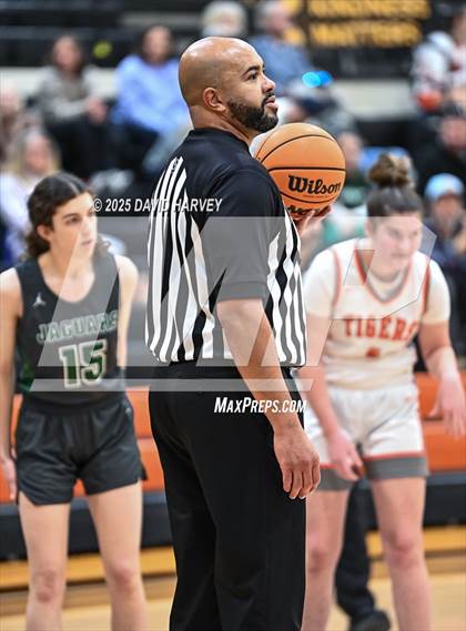 Thumbnail 3 in D'Evelyn @ Lakewood photogallery.