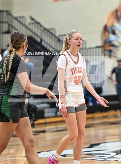 Thumbnail 1 in D'Evelyn @ Lakewood photogallery.