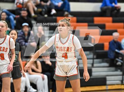 Thumbnail 2 in D'Evelyn @ Lakewood photogallery.