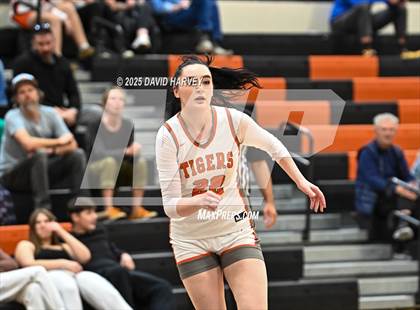 Thumbnail 1 in D'Evelyn @ Lakewood photogallery.