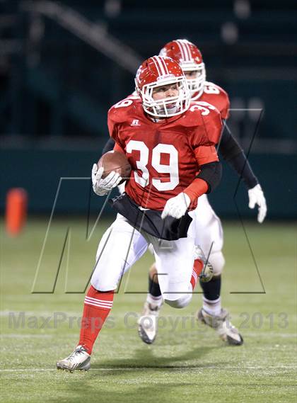 Thumbnail 3 in Caledonia-Mumford vs. Red Jacket (Section 5 Class DD Final) photogallery.