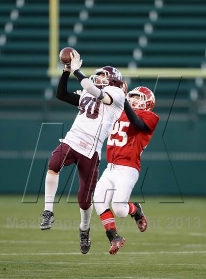 Thumbnail 2 in Caledonia-Mumford vs. Red Jacket (Section 5 Class DD Final) photogallery.