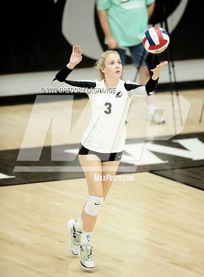 Thumbnail 3 in Braswell vs Guyer photogallery.