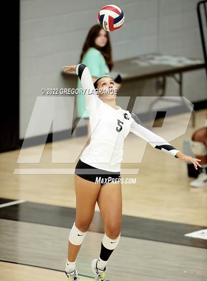 Thumbnail 2 in Braswell vs Guyer photogallery.