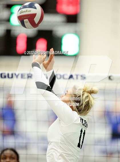 Thumbnail 3 in Braswell vs Guyer photogallery.