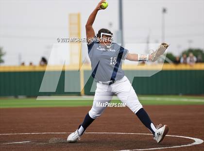 Thumbnail 2 in Lone Star vs. Heritage (UIL 5A Regional Final) photogallery.