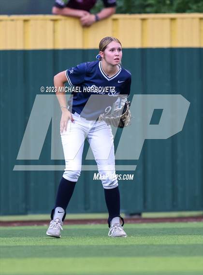 Thumbnail 1 in Lone Star vs. Heritage (UIL 5A Regional Final) photogallery.
