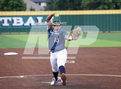 Thumbnail 3 in Lone Star vs. Heritage (UIL 5A Regional Final) photogallery.