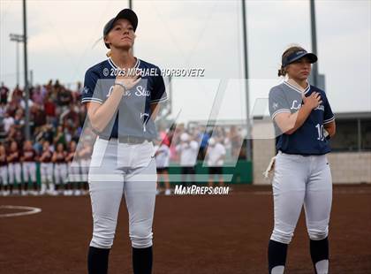Thumbnail 2 in Lone Star vs. Heritage (UIL 5A Regional Final) photogallery.