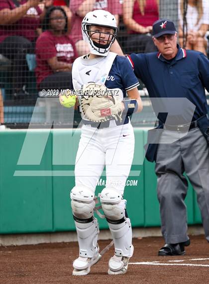 Thumbnail 1 in Lone Star vs. Heritage (UIL 5A Regional Final) photogallery.