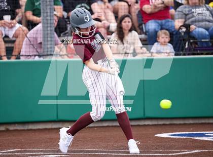 Thumbnail 2 in Lone Star vs. Heritage (UIL 5A Regional Final) photogallery.