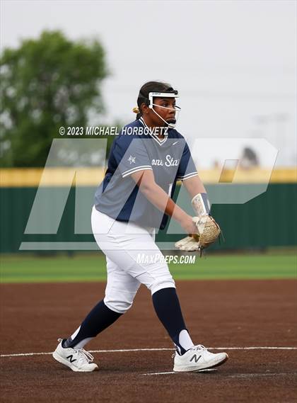 Thumbnail 2 in Lone Star vs. Heritage (UIL 5A Regional Final) photogallery.