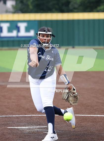 Thumbnail 1 in Lone Star vs. Heritage (UIL 5A Regional Final) photogallery.