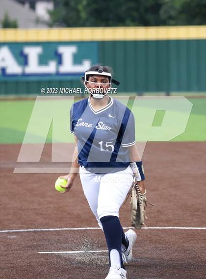 Thumbnail 2 in Lone Star vs. Heritage (UIL 5A Regional Final) photogallery.