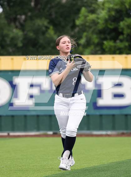 Thumbnail 2 in Lone Star vs. Heritage (UIL 5A Regional Final) photogallery.