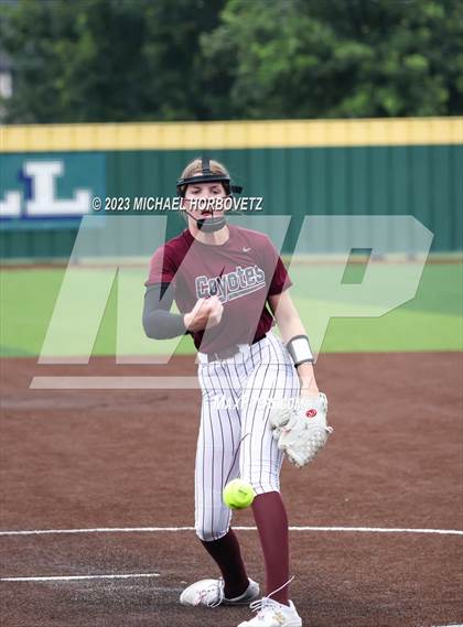 Thumbnail 3 in Lone Star vs. Heritage (UIL 5A Regional Final) photogallery.