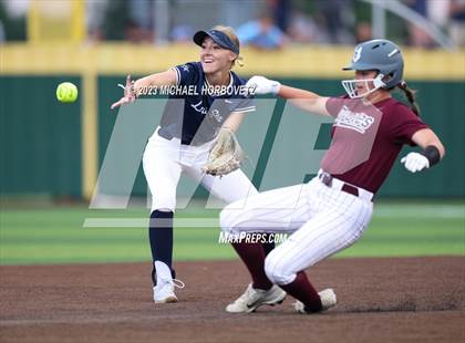 Thumbnail 3 in Lone Star vs. Heritage (UIL 5A Regional Final) photogallery.