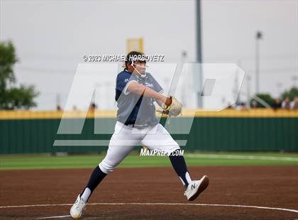 Thumbnail 2 in Lone Star vs. Heritage (UIL 5A Regional Final) photogallery.