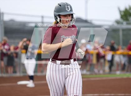 Thumbnail 2 in Lone Star vs. Heritage (UIL 5A Regional Final) photogallery.