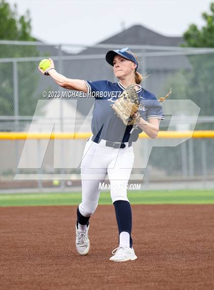 Thumbnail 1 in Lone Star vs. Heritage (UIL 5A Regional Final) photogallery.
