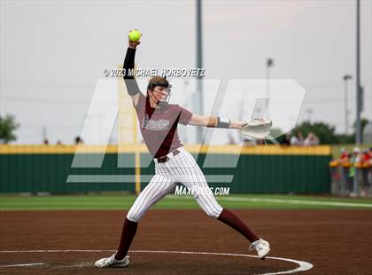 Thumbnail 3 in Lone Star vs. Heritage (UIL 5A Regional Final) photogallery.
