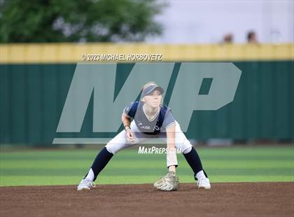 Thumbnail 3 in Lone Star vs. Heritage (UIL 5A Regional Final) photogallery.