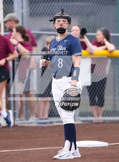 Thumbnail 2 in Lone Star vs. Heritage (UIL 5A Regional Final) photogallery.