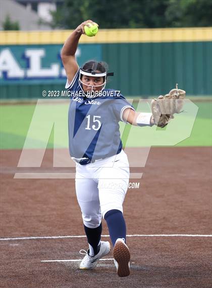 Thumbnail 3 in Lone Star vs. Heritage (UIL 5A Regional Final) photogallery.