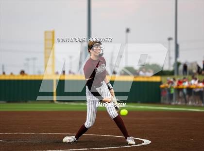 Thumbnail 1 in Lone Star vs. Heritage (UIL 5A Regional Final) photogallery.