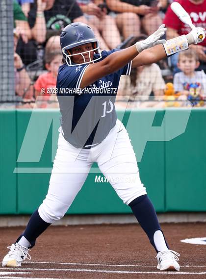 Thumbnail 1 in Lone Star vs. Heritage (UIL 5A Regional Final) photogallery.