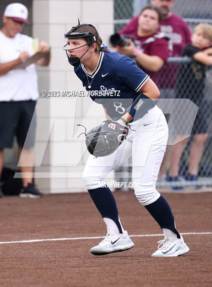 Thumbnail 3 in Lone Star vs. Heritage (UIL 5A Regional Final) photogallery.
