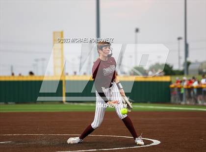 Thumbnail 2 in Lone Star vs. Heritage (UIL 5A Regional Final) photogallery.