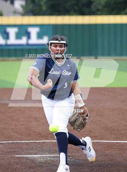 Thumbnail 3 in Lone Star vs. Heritage (UIL 5A Regional Final) photogallery.