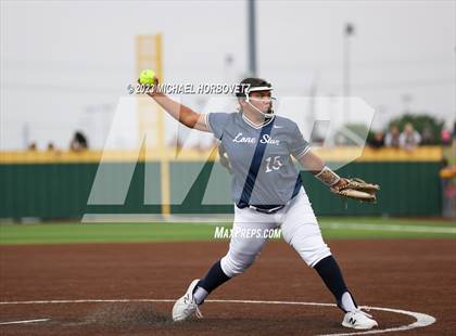 Thumbnail 3 in Lone Star vs. Heritage (UIL 5A Regional Final) photogallery.