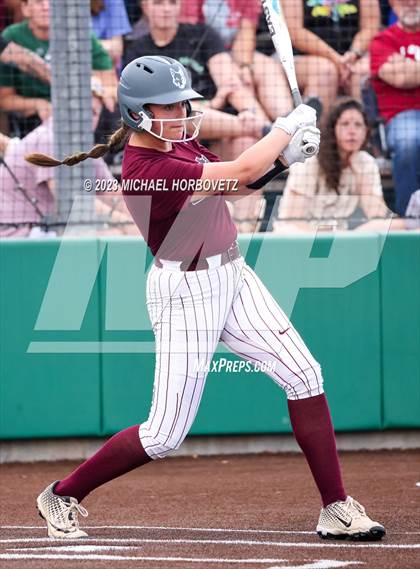 Thumbnail 2 in Lone Star vs. Heritage (UIL 5A Regional Final) photogallery.