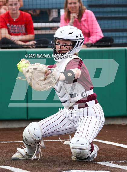 Thumbnail 2 in Lone Star vs. Heritage (UIL 5A Regional Final) photogallery.