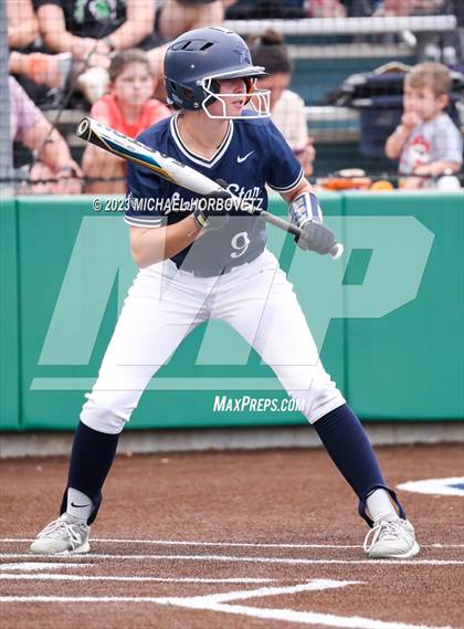 Thumbnail 1 in Lone Star vs. Heritage (UIL 5A Regional Final) photogallery.