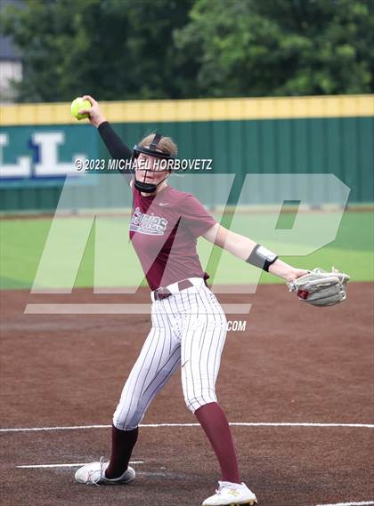 Thumbnail 1 in Lone Star vs. Heritage (UIL 5A Regional Final) photogallery.