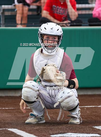 Thumbnail 3 in Lone Star vs. Heritage (UIL 5A Regional Final) photogallery.