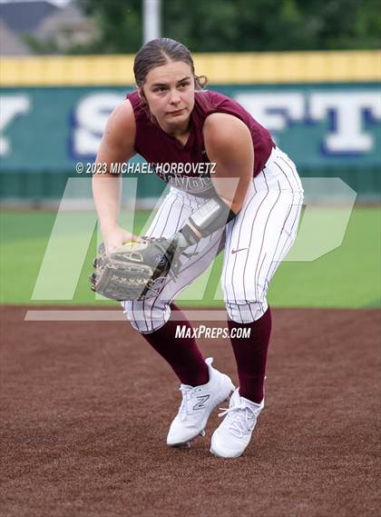 Thumbnail 3 in Lone Star vs. Heritage (UIL 5A Regional Final) photogallery.