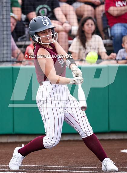 Thumbnail 1 in Lone Star vs. Heritage (UIL 5A Regional Final) photogallery.