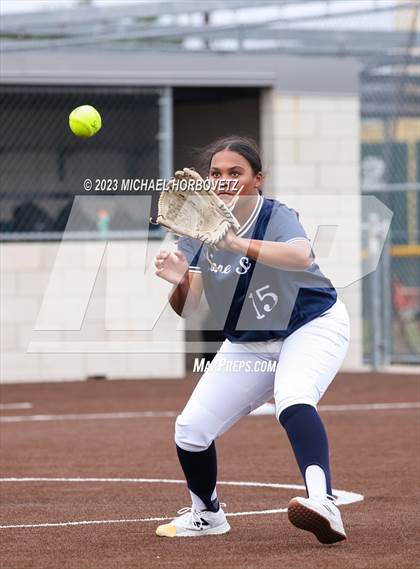 Thumbnail 2 in Lone Star vs. Heritage (UIL 5A Regional Final) photogallery.