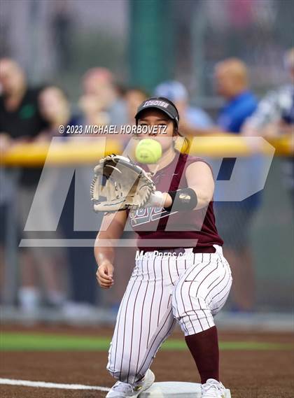 Thumbnail 3 in Lone Star vs. Heritage (UIL 5A Regional Final) photogallery.